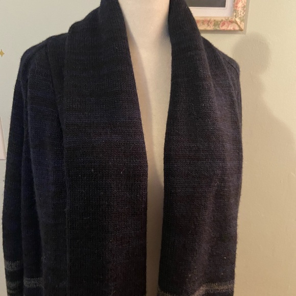 Forever21 acrylic open front shawl cardigan with pockets • size small - Picture 3 of 7